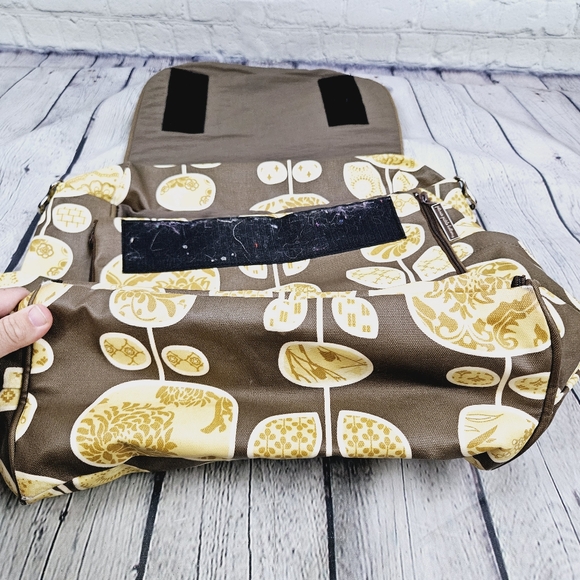 PETUNIA PICKLE BOTTOM | crossbody diaper bag - Picture 4 of 16